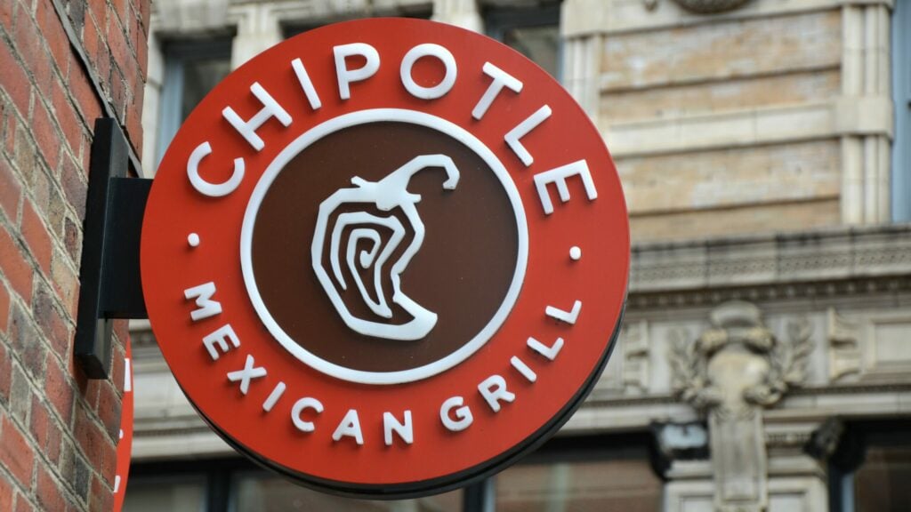 Featured image for Hijab-Wearing Employee&#8217;s Harassment at Chipotle Leads to Federal Discrimination Lawsuit