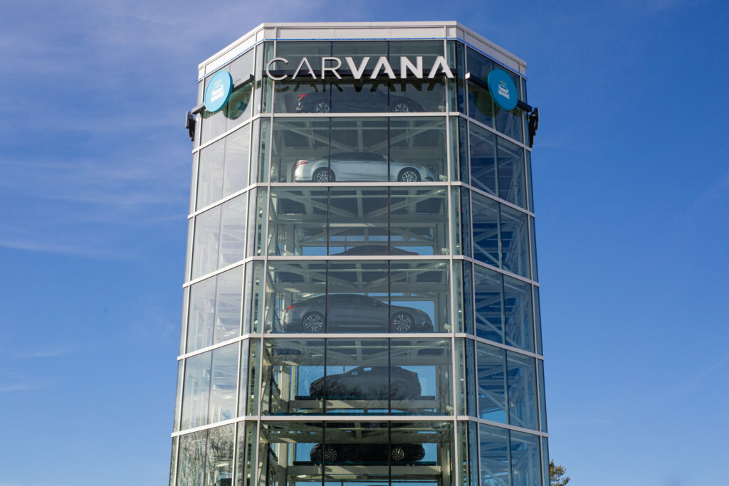 Featured image for Used Car Retailer Carvana Fuels Panic with 2,500 Layoffs