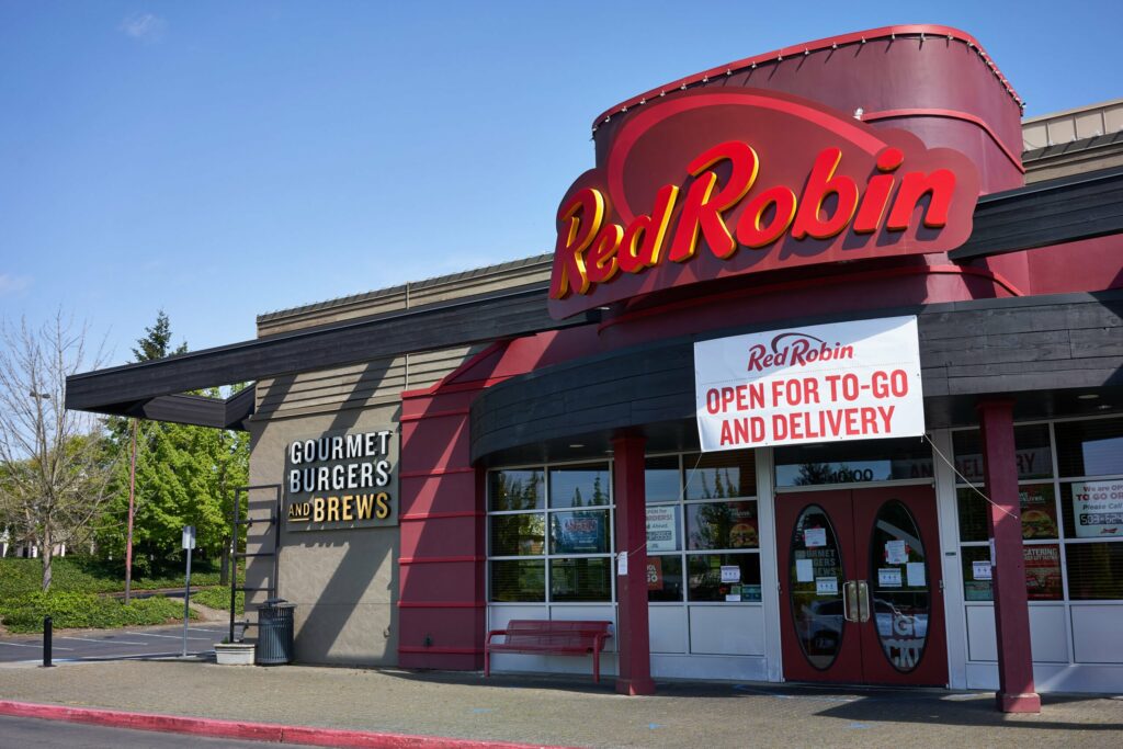 Featured image for Red Robin Reaches $2.95 Million Settlement in Managers&#8217; Overtime Lawsuit 