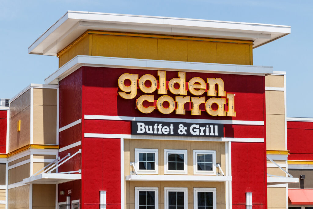 Featured image for Tip Earners at Golden Corral Sue for Minimum Wage Violations