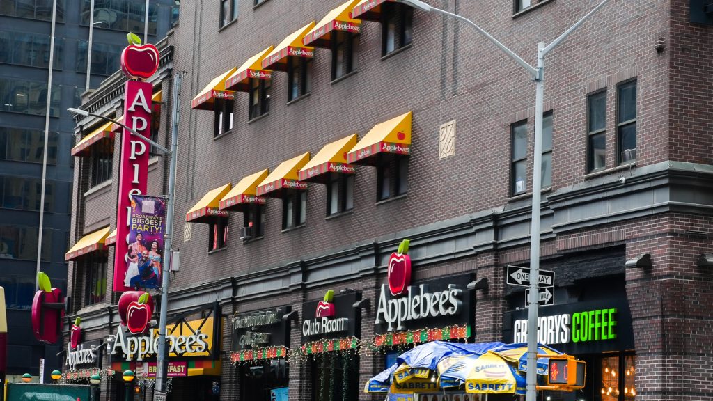 An Applebee’s server in the Bronx, New York alleged claims of unequal pay and wage theft resulting in over an $1 million dollar settlement.