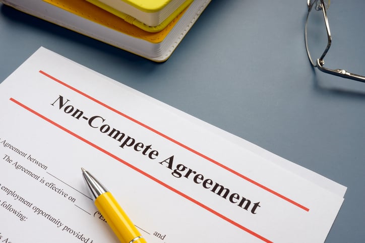 NY noncompete agreements can be difficult to navigate. Here are 5 things every NY employee should know before signing a noncompete contract.